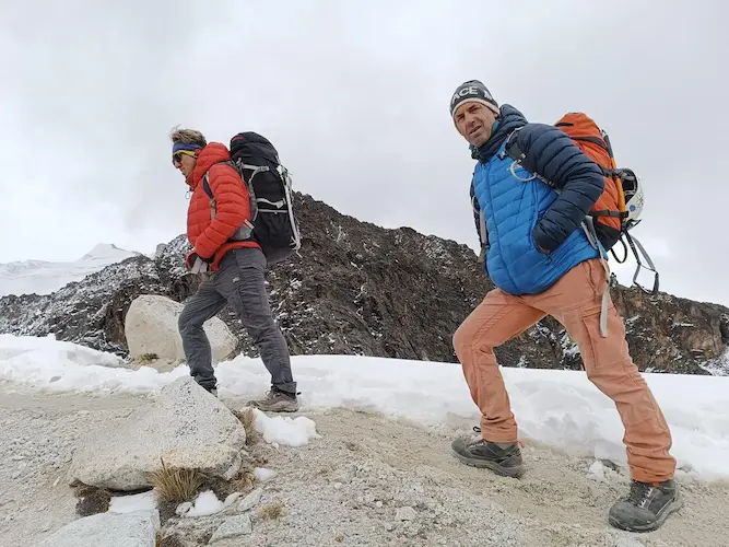 Trekking Laguna Cotia – Pequeño Alpamayo – Huayna Potosí