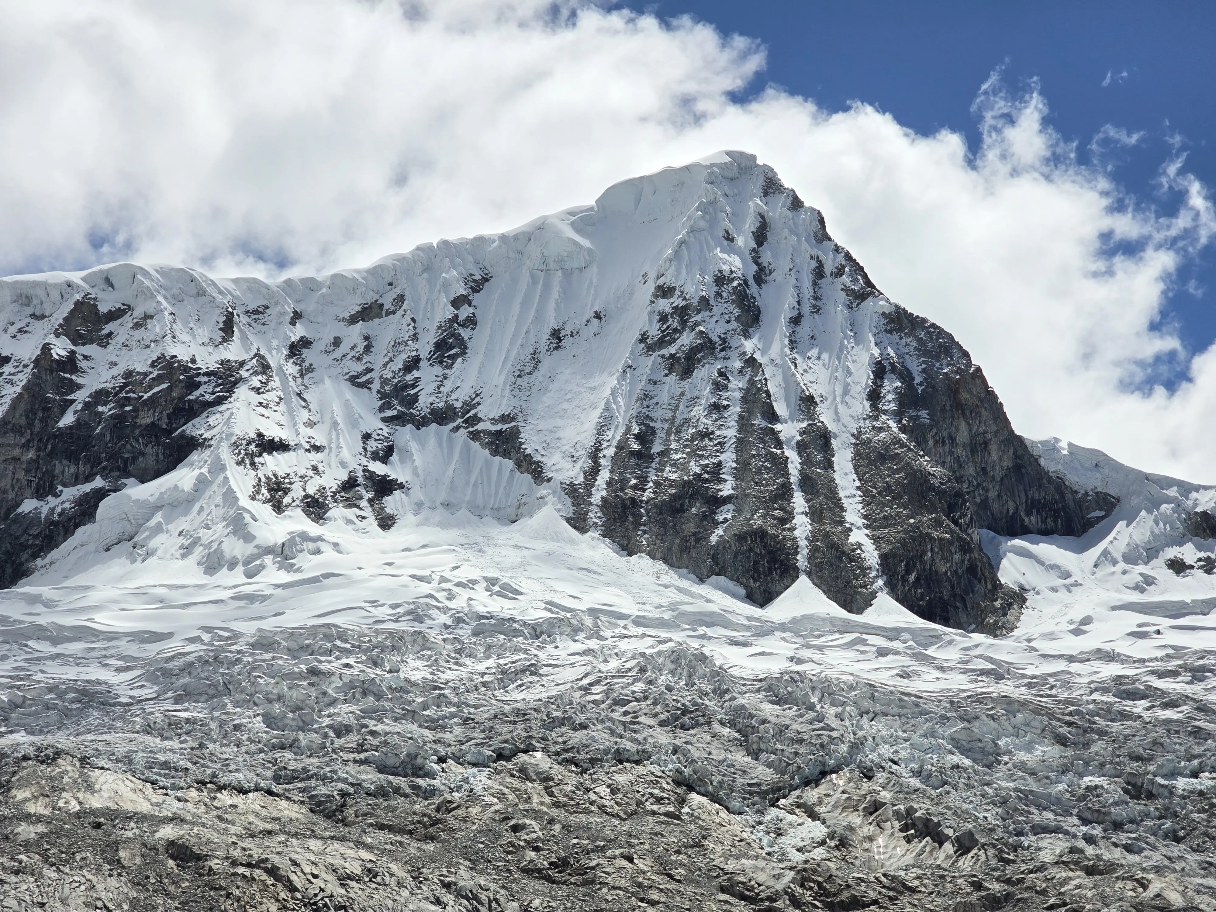 Montaña Pisco 5,752. Msnm. Cordillera Blanca – Peru  - 1
