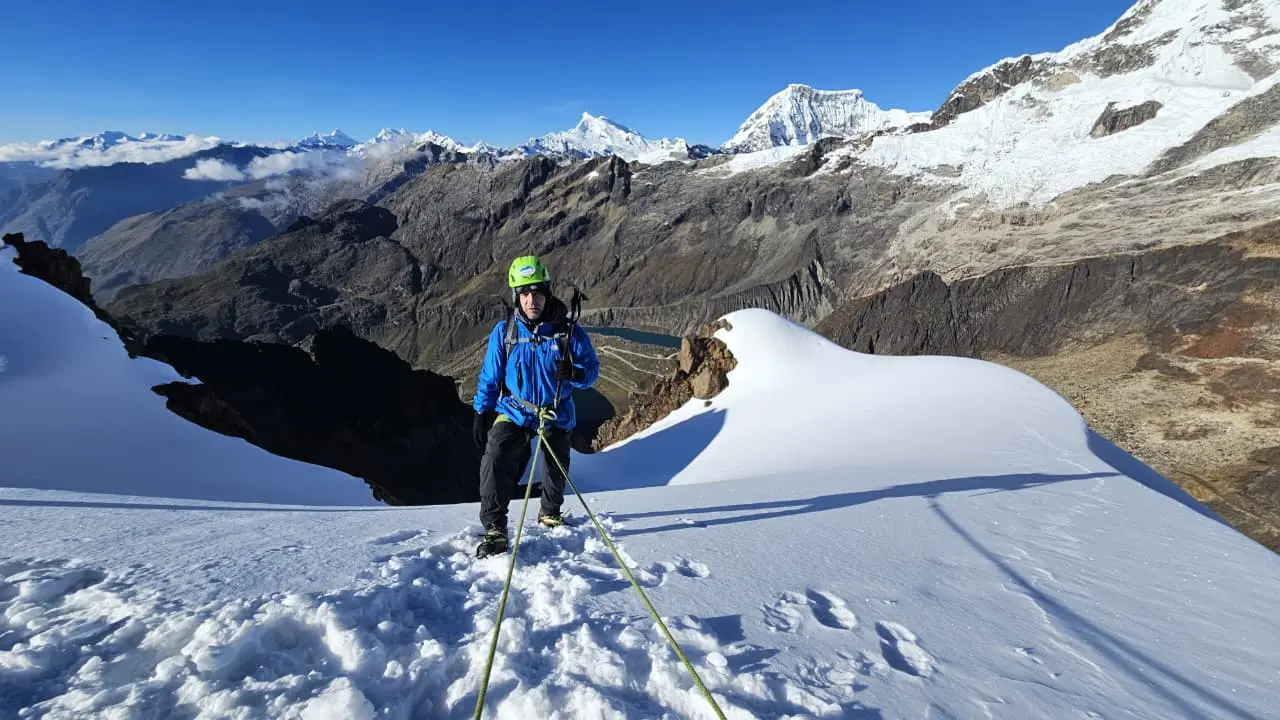 Montañas mas accesibles en los Andes de peru – cordillera blanca - america del sur - 5