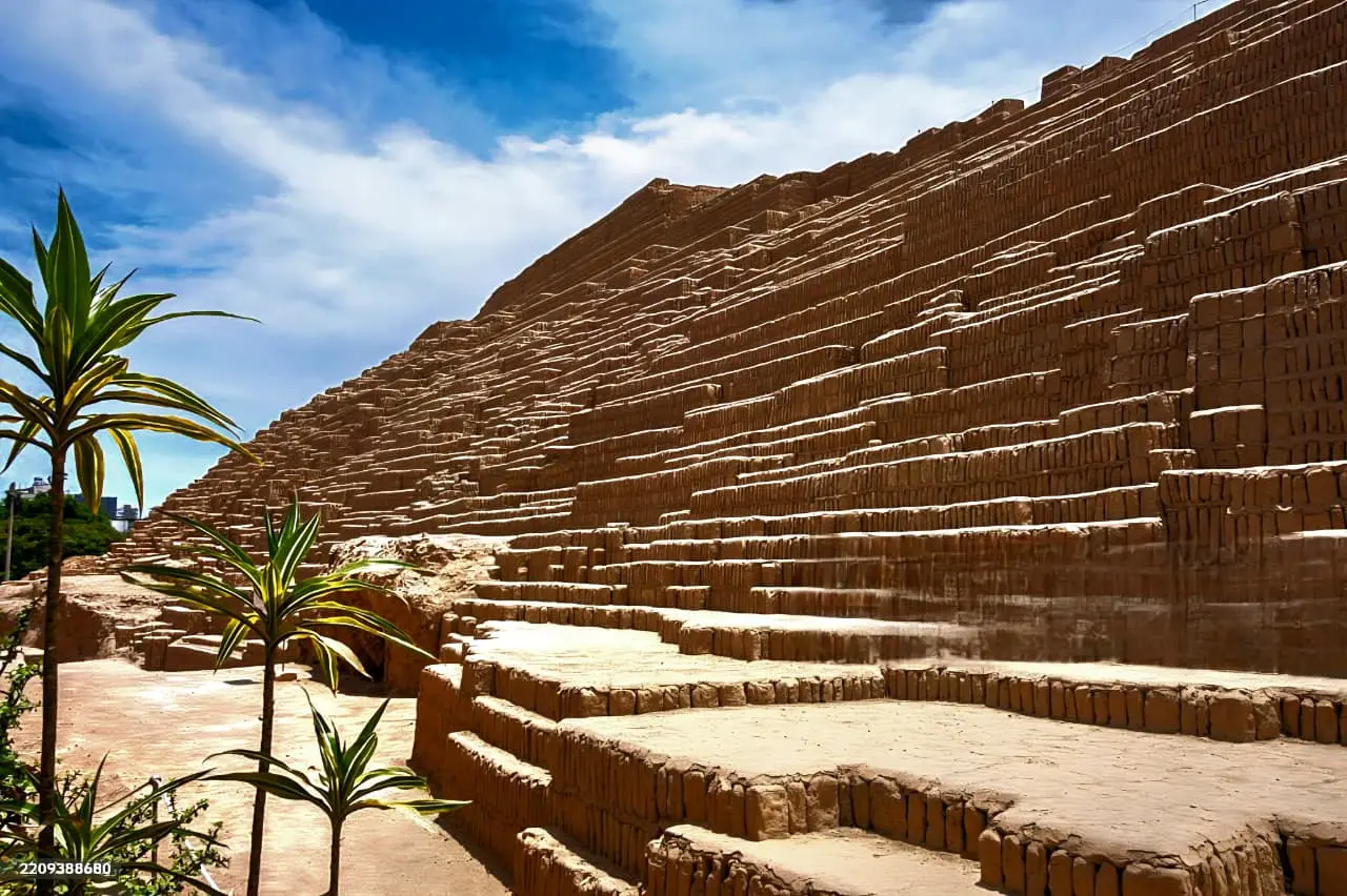 Tour en Lima más Sitio Arqueológico Pachacamac - 1