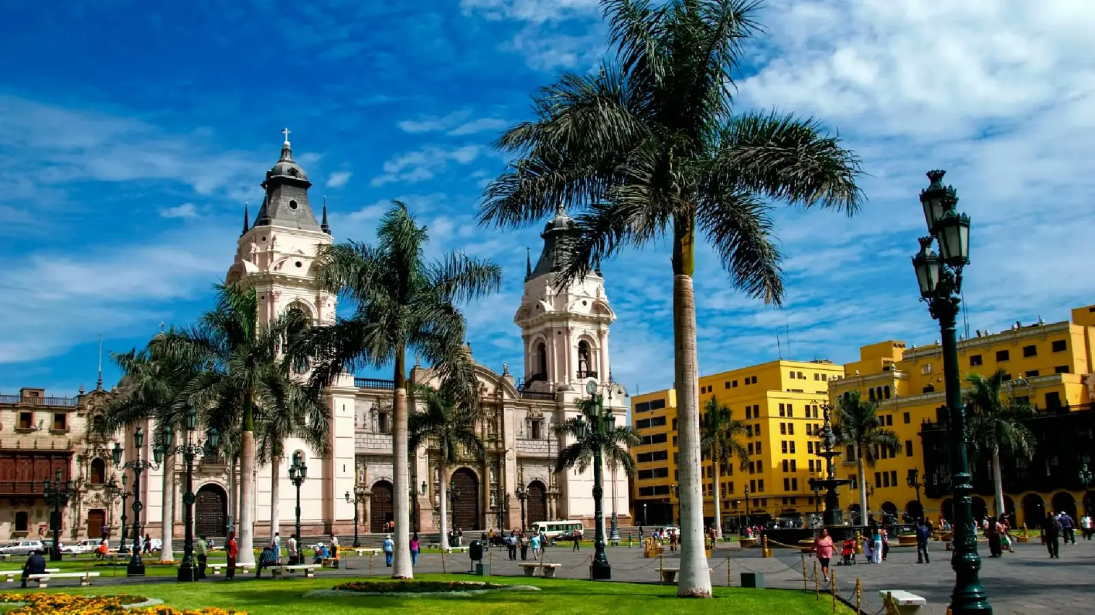 Tour en Lima más Sitio Arqueológico Pachacamac - 2